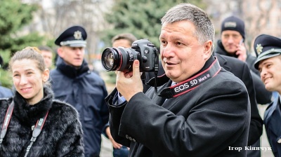Law enforcement agencies take sides as election tensions rise in Ukraine