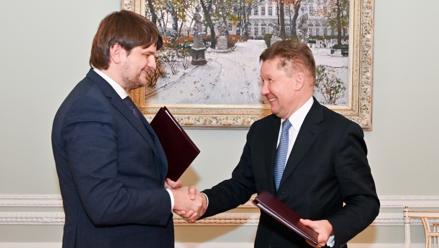 Moldova’s Deputy Prime Minister Andrei Spinu and Gazprom CEO Alexey Miller.