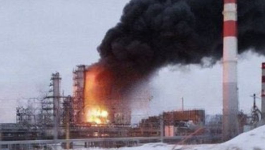 A Ukrainian drone attack on the Nizhny Novgorod refinery led to the shutdown of its largest primary refining unit.