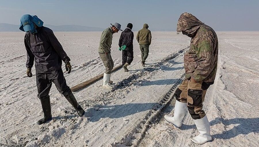 Iranian officials and military investigate the lack of water in the once popular northern Iranian lake.