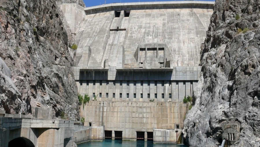 The Toktogul hydropower plant generates up to 40 percent of Kyrgyzstan’s electricity, but the low water level in the reservoir that feeds it could mean a hard winter awaits the country this year, the energy minister warned last month.