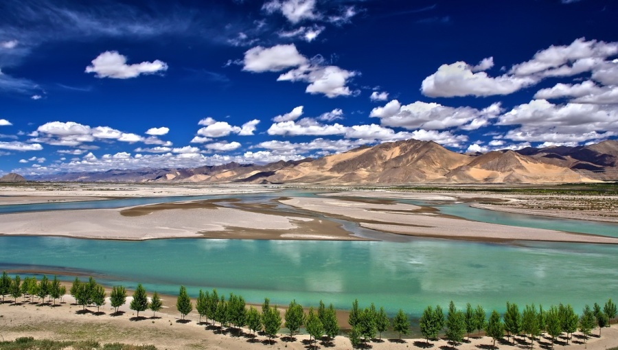 China has decided to build the world’s largest hydropower dam on the Yarlung Zangbo river in Tibet but that threatens to start a water war with India which lies downsream.