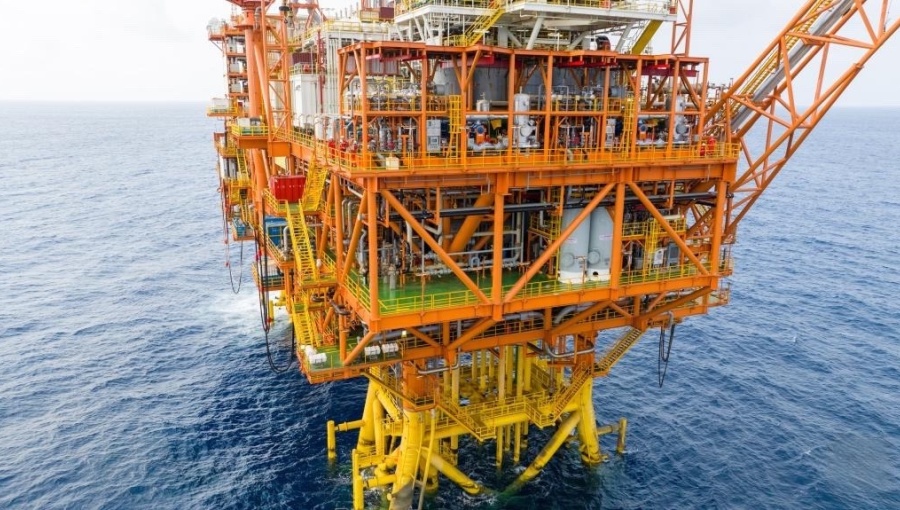 China National Offshore Oil Corporation has launched the first offshore carbon capture and storage facility in the Pearl River Mouth Basin that will dramatically reduce emissions and increase oil production at the same time.
