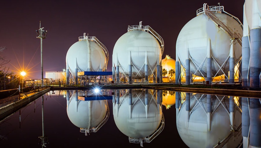 European gas storage tanks were 56% full as 2022 got underway and prices fell from a record $2,100 /kcm just before Christmas to $853/kcm as a dozen US LNG ships headed to Europe, but supplies of gas remain tight.