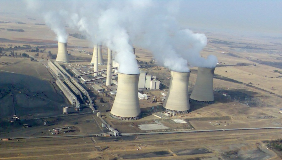 South Africa has declared a state of disaster as the country's coal-fired power plants, which generate 95% of its electricity, fail to provide enough power, leaving cities and towns in the dark.
