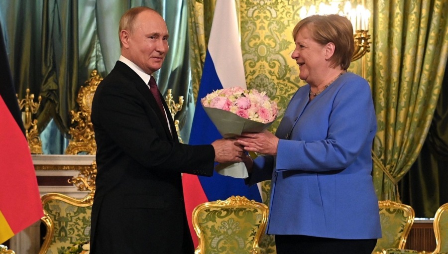 German Chancellor Angela Merkel flew to Moscow on August 20 to meet with Russian President Vladimir Putin for the last time as chancellor where they talked about Navalny and gas transit amongst many other things.