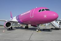 Wizz Air succeeds where its rivals fail