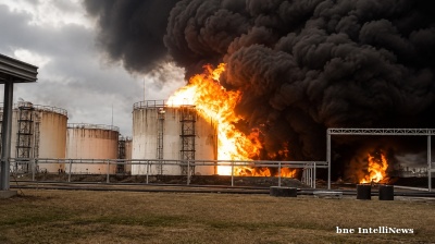 Russia's oil refining down, but shortages drive up revenues anyway