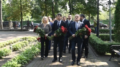 Azerbaijan's foreign minister backs Ukraine energy security, floats gas supply option