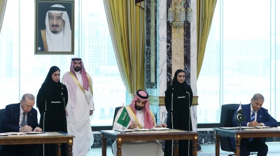 Iranian official warns Saudis “paper pact” on defence with Turkey, Pakistan is a dud