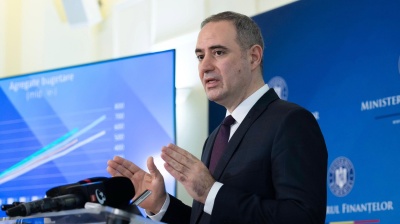 Romanian finance minister argues early elections could jeopardise investment-grade rating