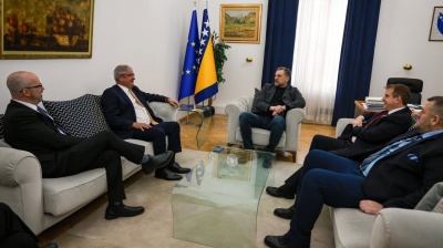 Bosnian lawmakers set to fast-track gas pipeline amendments despite transparency concerns