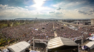 Czechs voice fear over government attacks on democracy at largest mass rally since 2019