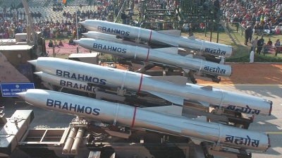 India cannot compete with Russia in defence export markets