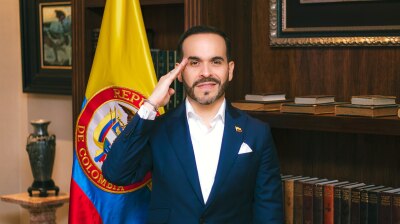 Colombia's De la Espriella sworn in, then tested within days by deadly earthquake