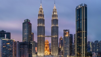 Malaysia's ringgit under pressure as Fed outlook, Middle East diplomacy unsettle markets