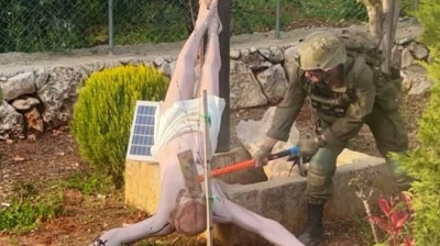 Israeli soldier photographed smashing Jesus statue in Lebanon, triggering IDF investigation