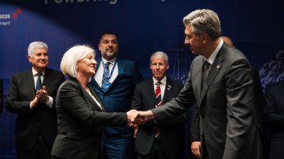 The agreement on the Southern Interconnection gas pipeline was signed in Dubrovnik by the Chairperson of Bosnia’s Council of Ministers Borjana Krišto and Croatian Prime Minister Andrej Plenković. 