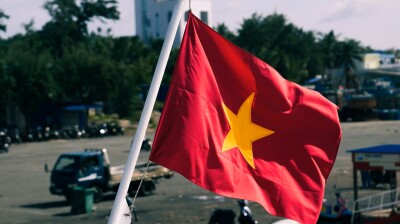 Vietnam PM orders stronger banking risk alerts