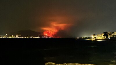 Wildfire sweeps into Croatian coastal town, forcing mass evacuation