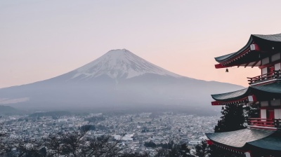 Strong quake shakes central Japan near Mt Fuji