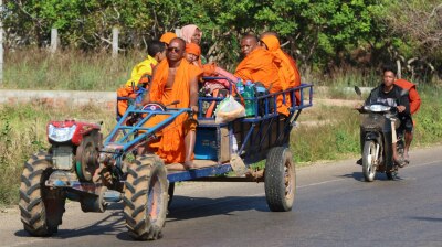 Cambodia signals openness to immediate talks as clashes with Thailand intensify