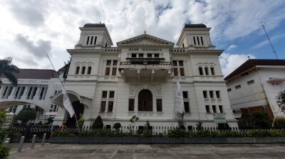 Indonesia's $12bn stimulus play