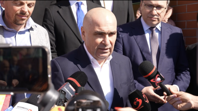 Romanian PM’s fate hinges on unpredictable fringe MPs ahead of no-confidence vote