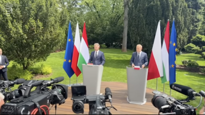 Poland offers energy help to wean Hungary off Russia