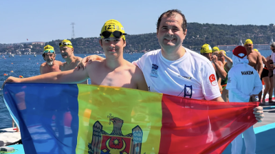 Moldovan PM's Bosphorus swim helps boost profile with Turkish investors 