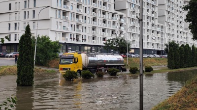 Severe storm floods Skopje streets, causes traffic chaos