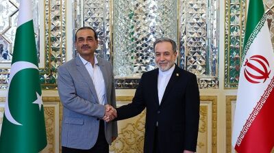 The Pakistani army chief met with the Iranian foreign minister for the second time today.
