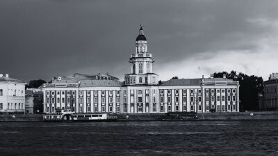 St Petersburg residents freeze as power station fire knocks out heating to thousands