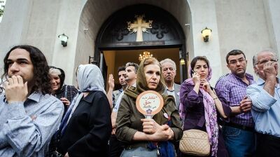 Armenia loses contact with ethnic Armenians in Iran 