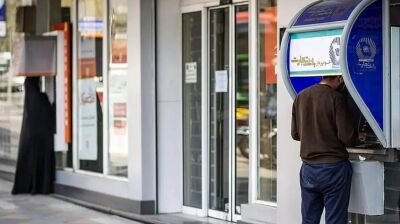 Iranians rush for cash as banknote demand surges 49%