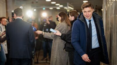 Lithuania’s ruling coalition holds despite mounting dispute over new training ground