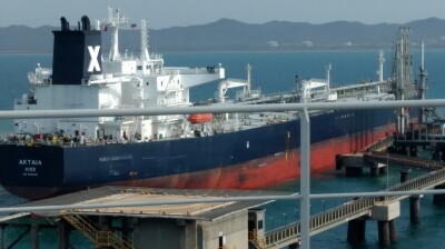 Venezuela oil shipments to US set to continue as sanctions eased