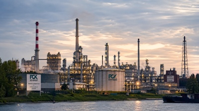 Russia has decided to end the delivery of Kazakh oil to the Schwedt refinery leaving Berlin to cast about for alternative supplies to provide its capital with petrol. It has turned to Polish oil ports, but the intervening pipelines meet the Berlin’s demand? The short answer is: no. 