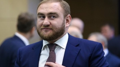High drama as Russia’s Investigative Committee arrests a senator on murder charges on the Federation Council floor
