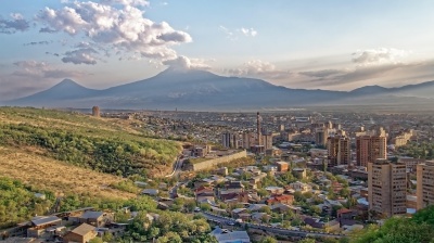 COMMENT: Armenia caught between East and West as “corridor war” tests strategic pivot
