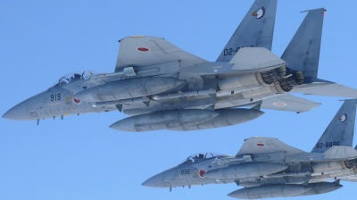 Chinese jets lock on to Japanese fighters