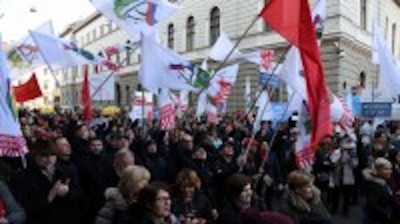 Slovenian public sector workers rally to demand higher salaries ahead of election