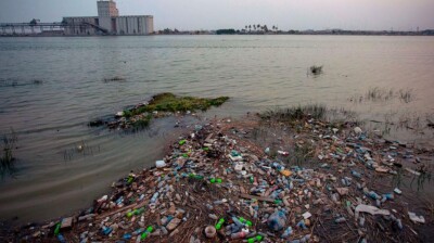 Iraq's Tigris River choked by rampant waste and pollution