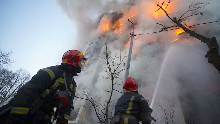 Russia and Ukraine trade record missile and drone barrages in another weekend of destruction
