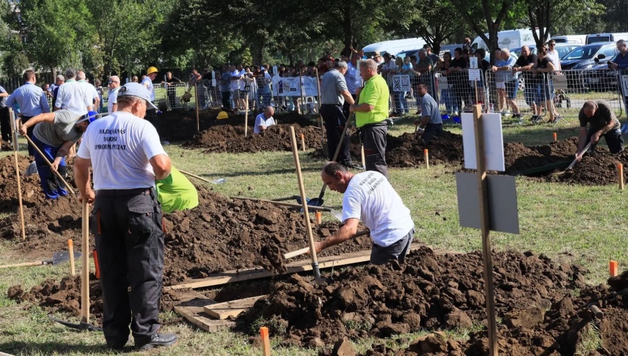 Russian team comes dead last in Hungary’s annual grave digging contest