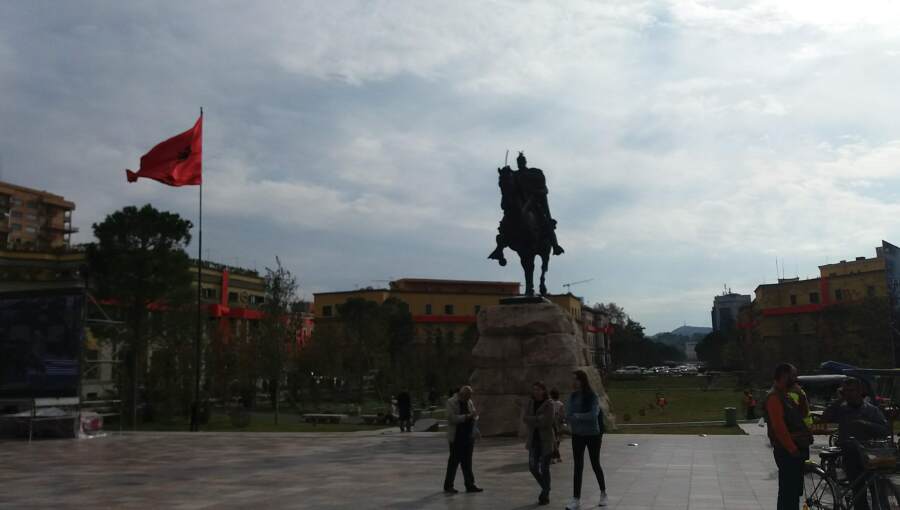 Bank of Albania holds rates steady, warns oil price shock may lift inflation