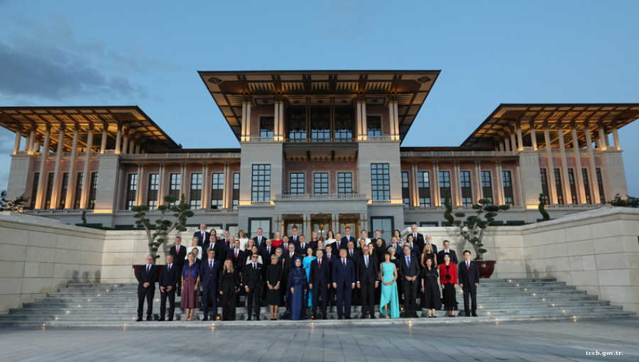 Trump pledges sanctions relief for Turkey as Erdogan hosts Nato summit in Ankara