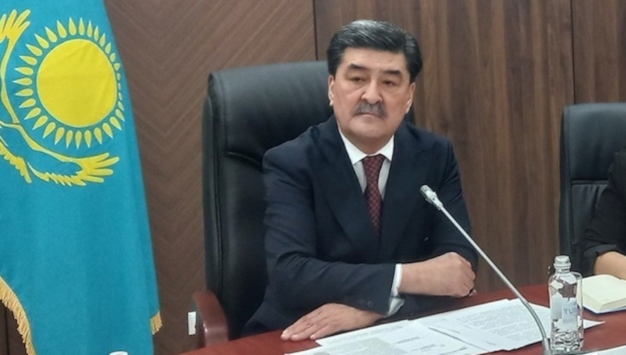 Minister of Ecology and Natural Resources Yerlan Nyssanbayev speaks to journalists in Astana ahead of the Regional Ecological Summit 2026. 