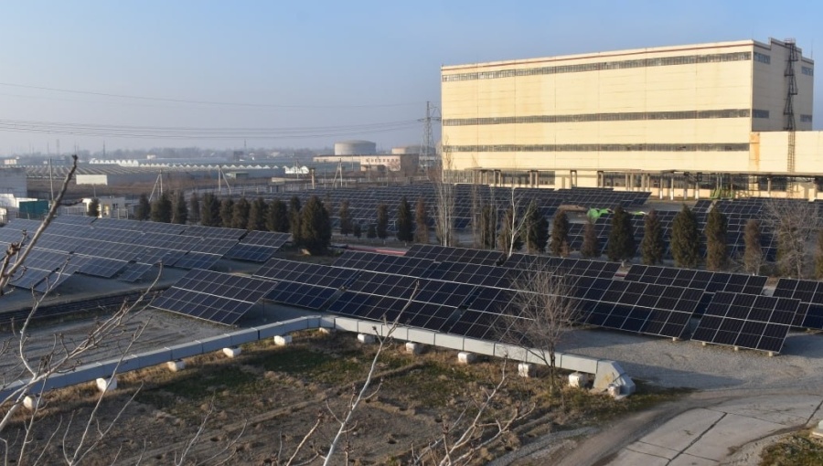 Solar panels being installed around a fossil-fuel power station in Uzbekistan’s Syrdarya Province. Uzbekistan is building up renewable energy capacity with the hope of starting green power exports to Europe.
