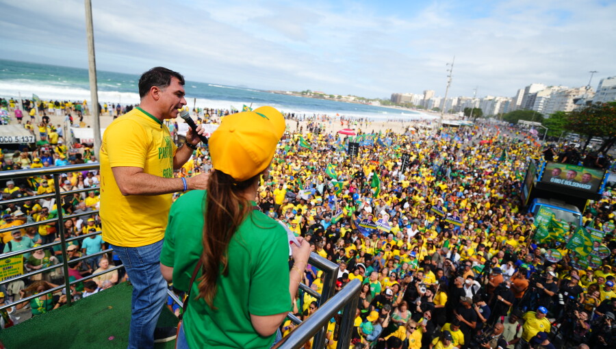 Senator Flávio Bolsonaro inaugurates his run for president 